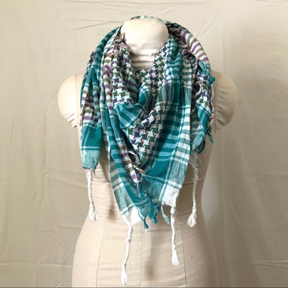 ✨2/$15-Large Blue & White Square Scarf